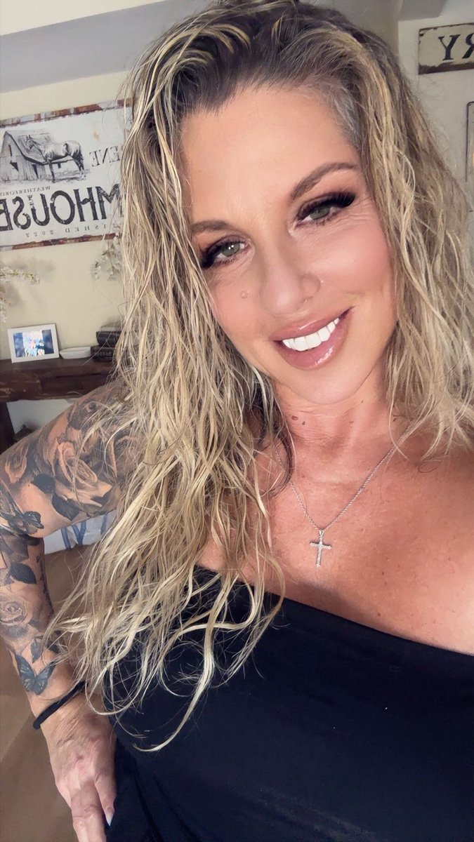 Renee tweet media
