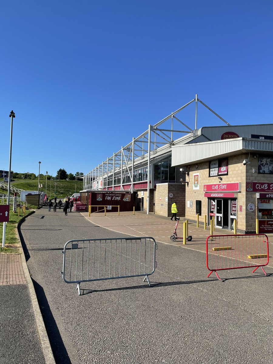 deightonHFC's tweet photo. Northampton Town 
Tonight Hospitality 81/92 https://t.co/QzLKh1PURF