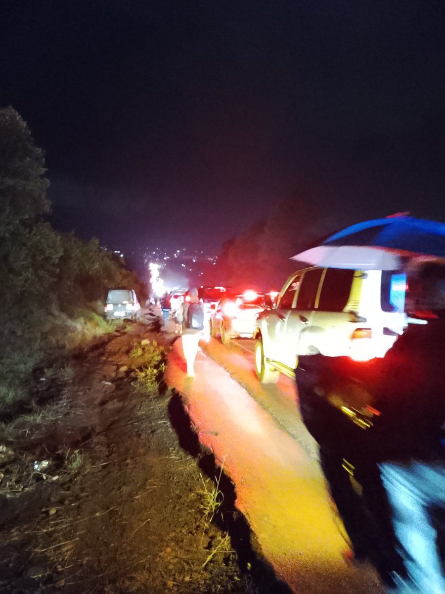Jkchemboy's tweet photo. @Ma3Route Kama uko tao na unaenda Rongai chukua BnB.
Massive traffic jam https://t.co/jCrYugaoD8