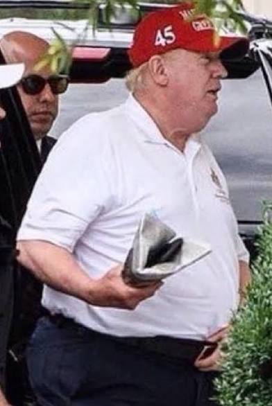 MarkDoucet89399's tweet image. Old #FatAss @realDonaldTrump 
You can't miss this #HOG