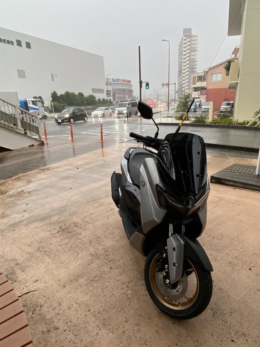 RGB4649's tweet photo. 納車は雨☔でした💦
nmax155最高^_^
#nmax155 https://t.co/7Ij1u1grgx