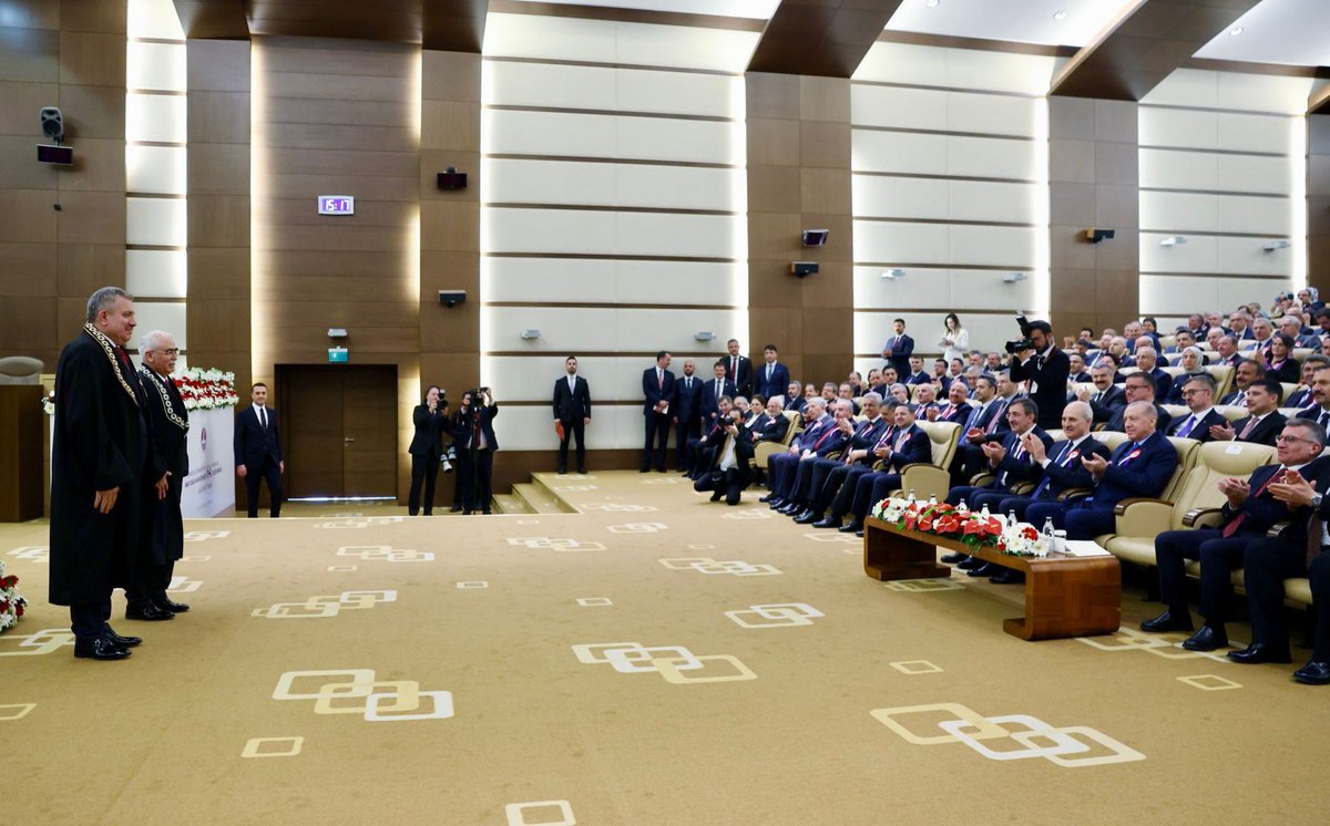 Cumhurbaşkanımız Sayın Recep Tayyip Erdoğan’ın teşrifleriyle gerçekleştirilen Anayasa Mahkemesi 64. Kuruluş Yıl Dönümü ve Ant İçme Töreni'ne katıldık.

Temel hak ve özgürlüklerin korunmasında, anayasal düzenin güvence altına alınmasında ve adaletin tesisi yolunda sorumluluk