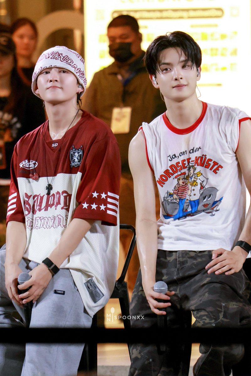 ลอมอ🐬 tweet media