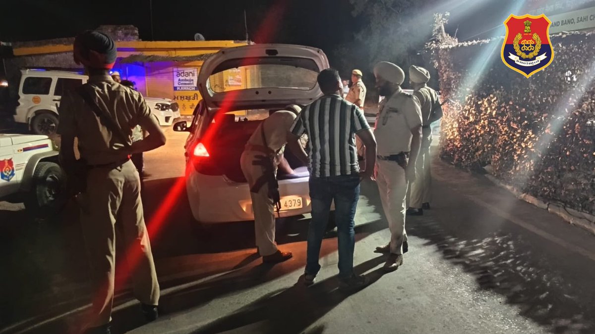 PathankotPolice's tweet image. Pathankot Police teams remain vigilant through the night — checking vehicles and suspicious persons to ensure the safety and security of every citizen. 🚔🌙
#PathankotPolice #SafetyFirst
