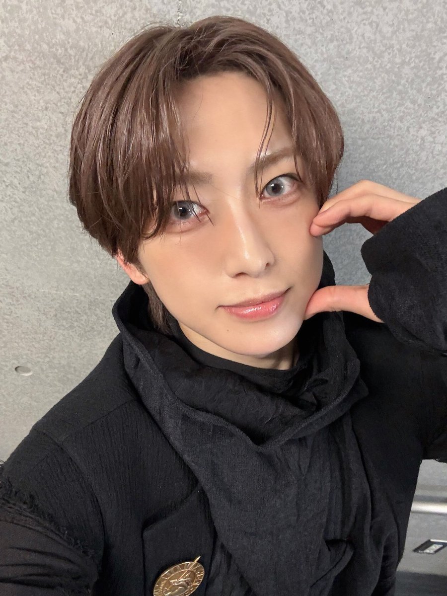 ๐
๐๐๐_๐๐ก๐๐ข๐ฅ๐๐ง๐ ๐ณ (slow) tweet media