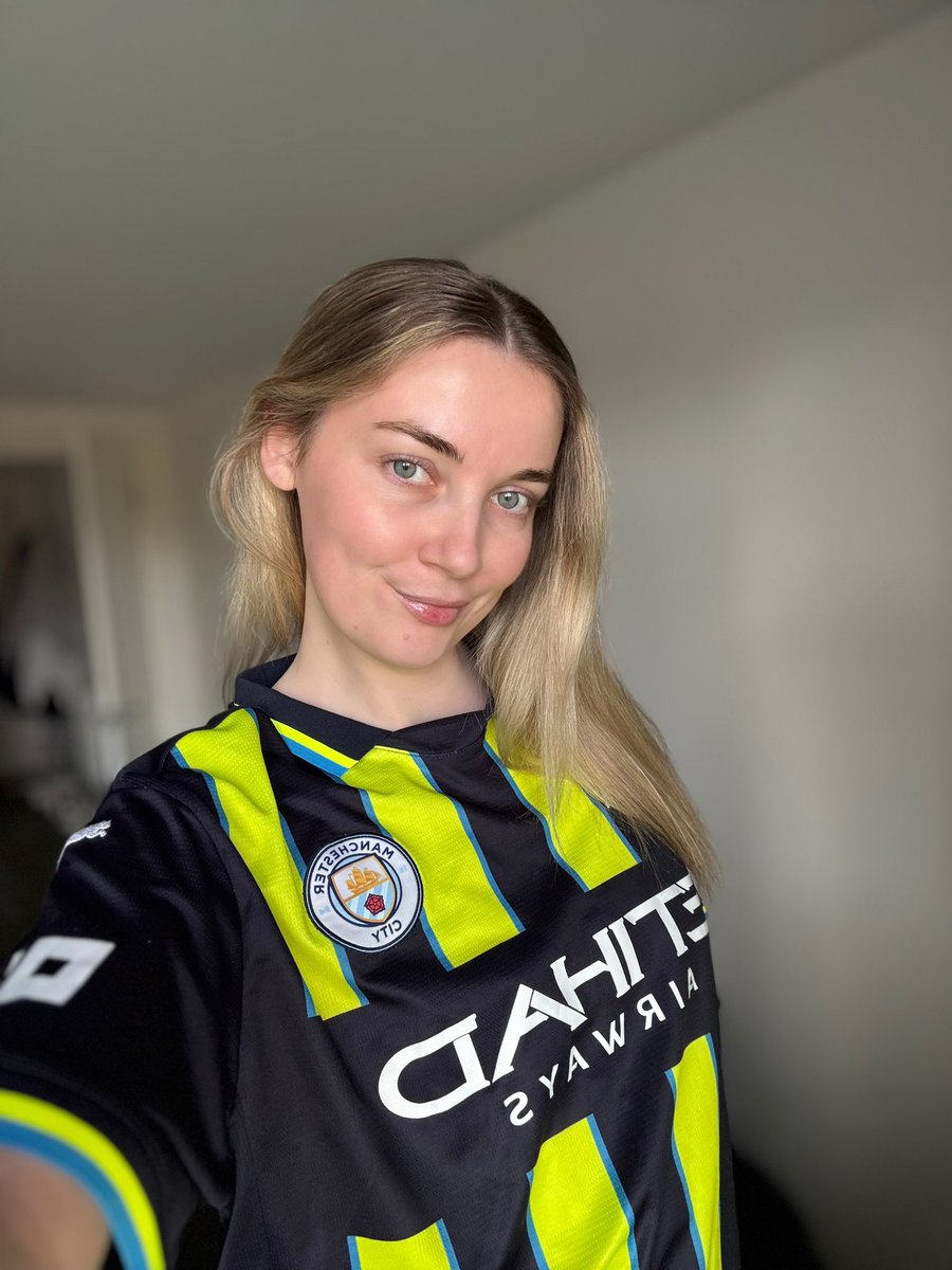 GodessMercedesx's tweet image. Just here to remind you of the club you should be supporting 🩵 #city