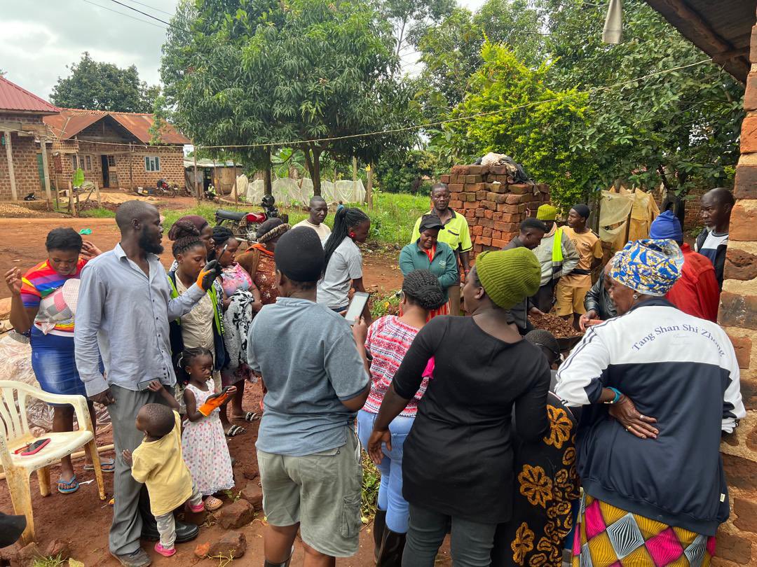 warmheartsug's tweet image. Mukono youth rocked backyard farming training this Week! 🌾 

What an incredible turnout for our hands-on backyard farming training. 

Over 50 young people aged 18-35 rolled up their sleeves and transformed #small spaces into food #powerhouses and employment spaces. 
#eydcd