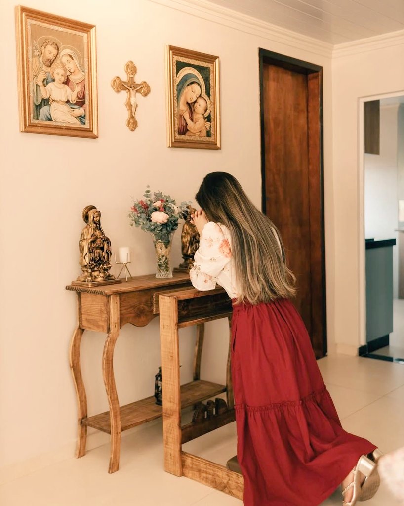 Si supieras del poder que hay en la oración...

Pasarías más tiempo de rodillas
🙏