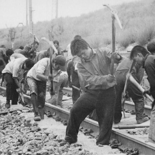 LiamOMaraIV's tweet image. The #Chinese and #Irish immigrant labourers building the #FirstTranscontinentalRailroad set a record, still unbroken, on #ThisDayInHistory in 1869 by laying ten miles of track in a single day. This country was built by exploited #immigrants, sweating and dying for entitled swine.