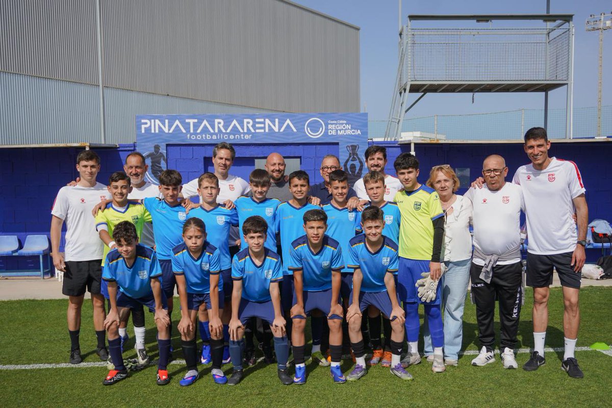 ffrm_se's tweet photo. 💪⚽ | ENTRENAMIENTO EN PINATAR ARENA ✅

👌 Nuestras selecciones Sub-12 masculina y femenina ultiman su puesta a punto en San Pedro del Pinatar. 

🤩 ¡Este jueves viajamos a Benidorm para disputar el Nacional!

🤗 Agradecer a @PinatarArena la cesión de sus instalaciones. #VamosFFRM