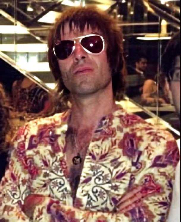 ImsoRegal's tweet image. Consistency is the key to being successfully obsessed with a rock and roll star. #LiamGallagher