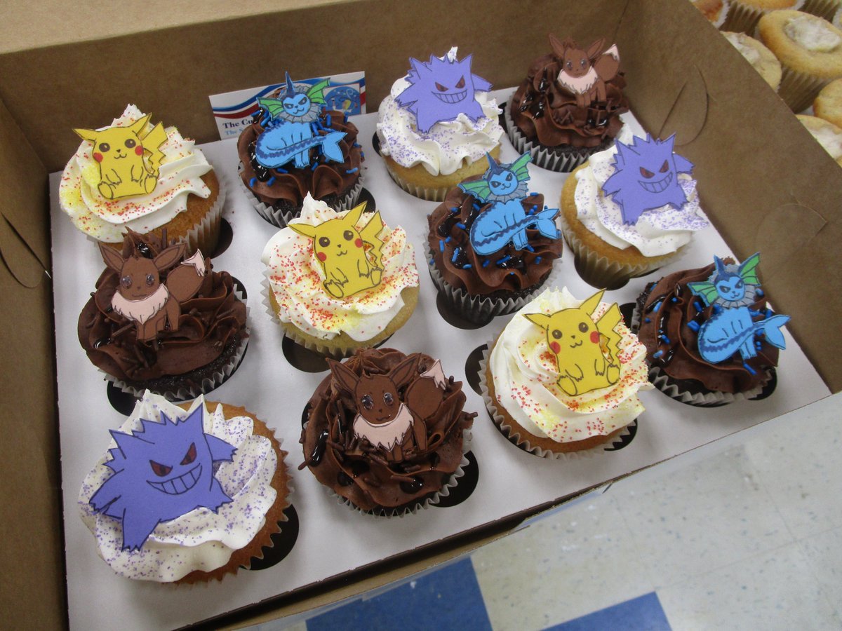 thecupcakedoc's tweet image. Tuesday flavors: Raspberry Lemonade, Angel Food, Carrot, Banana Cream, Coconut, Almond Joy, Strawberry, Peanut Butter Choc, Strawberry Shortcake, ChocoStrawberry, Cookies&amp;amp;Cream, Butterfinger, ChocMocha, Turtle, Boston, Spiked Coffee, Choc, Peak, Red Velvet, &amp;amp;Vanilla #cupcakes!