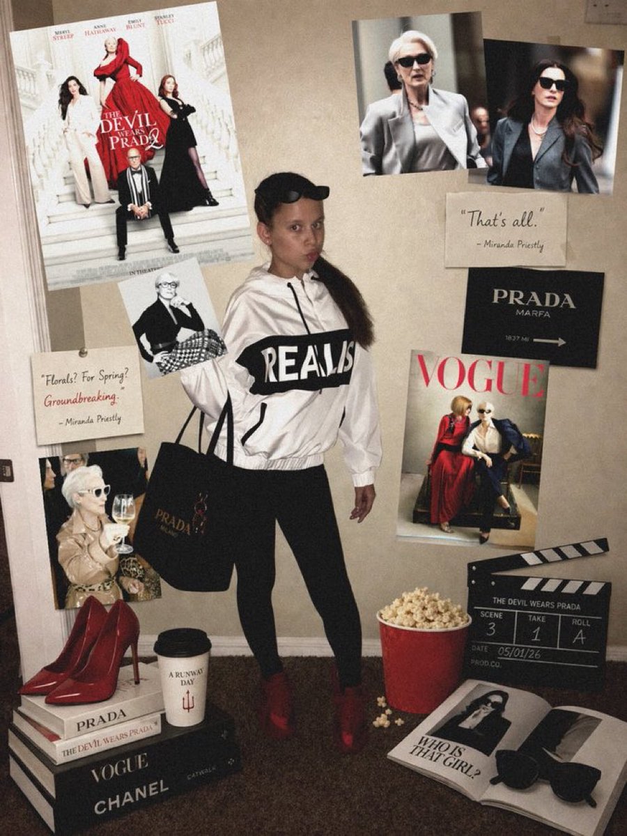 Julia Laura 🛸 tweet media