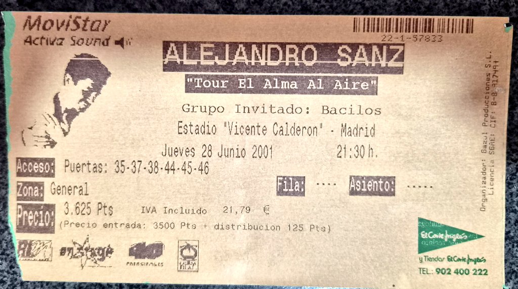 magutogo's tweet image. @AlejandroSanz buscando entre mis cajones con fotos y papeles viejos... Lo que apareció #alejandrosanz #elalmaalaire