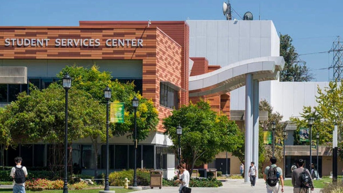 Inside Higher Ed tweet media