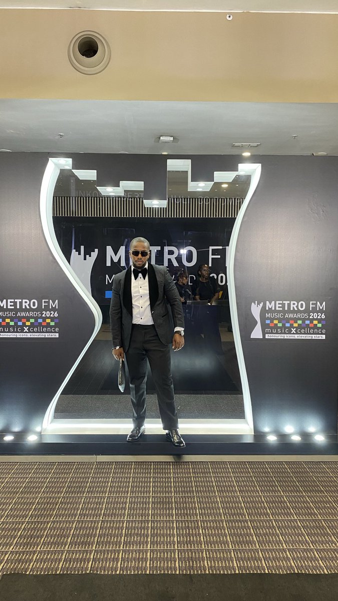 SeanTrimz's tweet photo. Certified Stepper!!!!

@METROFMSA awards was a Ball 🔥🔥 https://t.co/PjKMqL0iuD