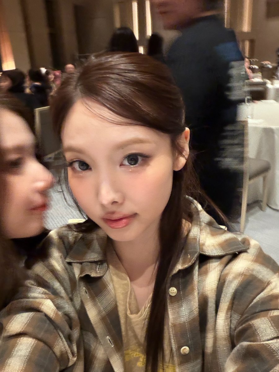 nayeon tweet media