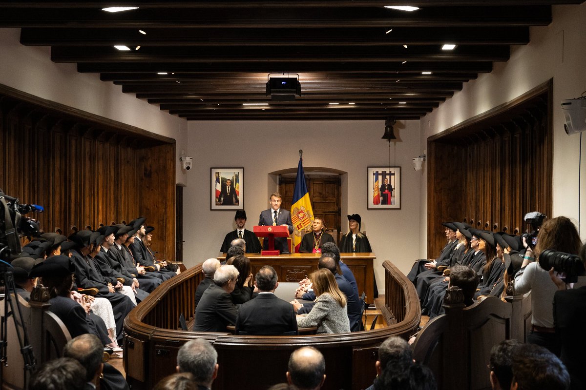 CCompromesos's tweet photo. ▶️ Per primera vegada, els dos coprínceps han presidit conjuntament una sessió al Consell General https://t.co/qCBEXO7bgM
