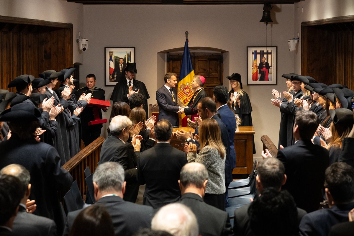 CCompromesos's tweet photo. ▶️ Per primera vegada, els dos coprínceps han presidit conjuntament una sessió al Consell General https://t.co/qCBEXO7bgM