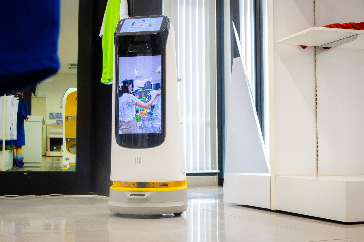 TECcampusSIN's tweet photo. Profesores del Tec Sinaloa buscan transformar la enseñanza del marketing mediante "Findy", un robot con inteligencia artificial analiza el comportamiento del consumidor.

Conoce más en CONECTA: 
https://t.co/ZKDSmvTinM https://t.co/NJj1rZvf9M