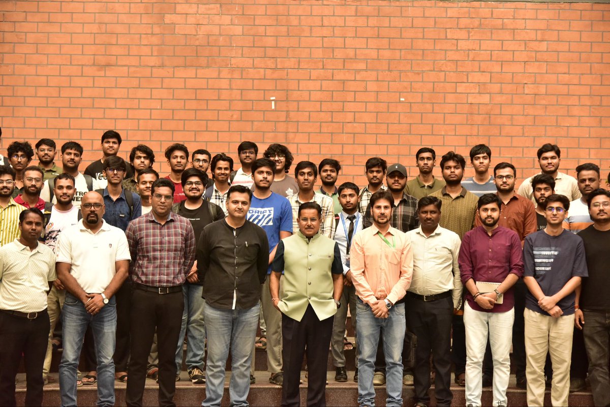 IIIT_Pune's tweet photo. IIIT Pune hosted an insightful expert talk on “Cybersecurity Challenges in Managing Large Crowds: A Study of Mahakumbh 2025.
Delivered by Dr. Sanjay Tarade (IPS), former DG, Police Telecommunication, UP, Grateful to the Director Prof. Vineet Kansal @Vineetkansal2 @EduMinOfIndia https://t.co/vKx4hWQ3SF