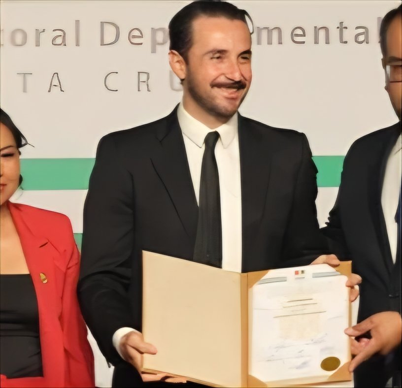 tutoquiroga's tweet image. Felicidades a todas las autoridades regionales y municipales que hoy reciben sus credenciales como autoridades electas en #Bolivia. Un abrazo especial a JP Velasco -#SantaCruz- y Gabriela de Paiva -#Pando- dos jóvenes líderes con un desafío grande y un futuro sin límites.