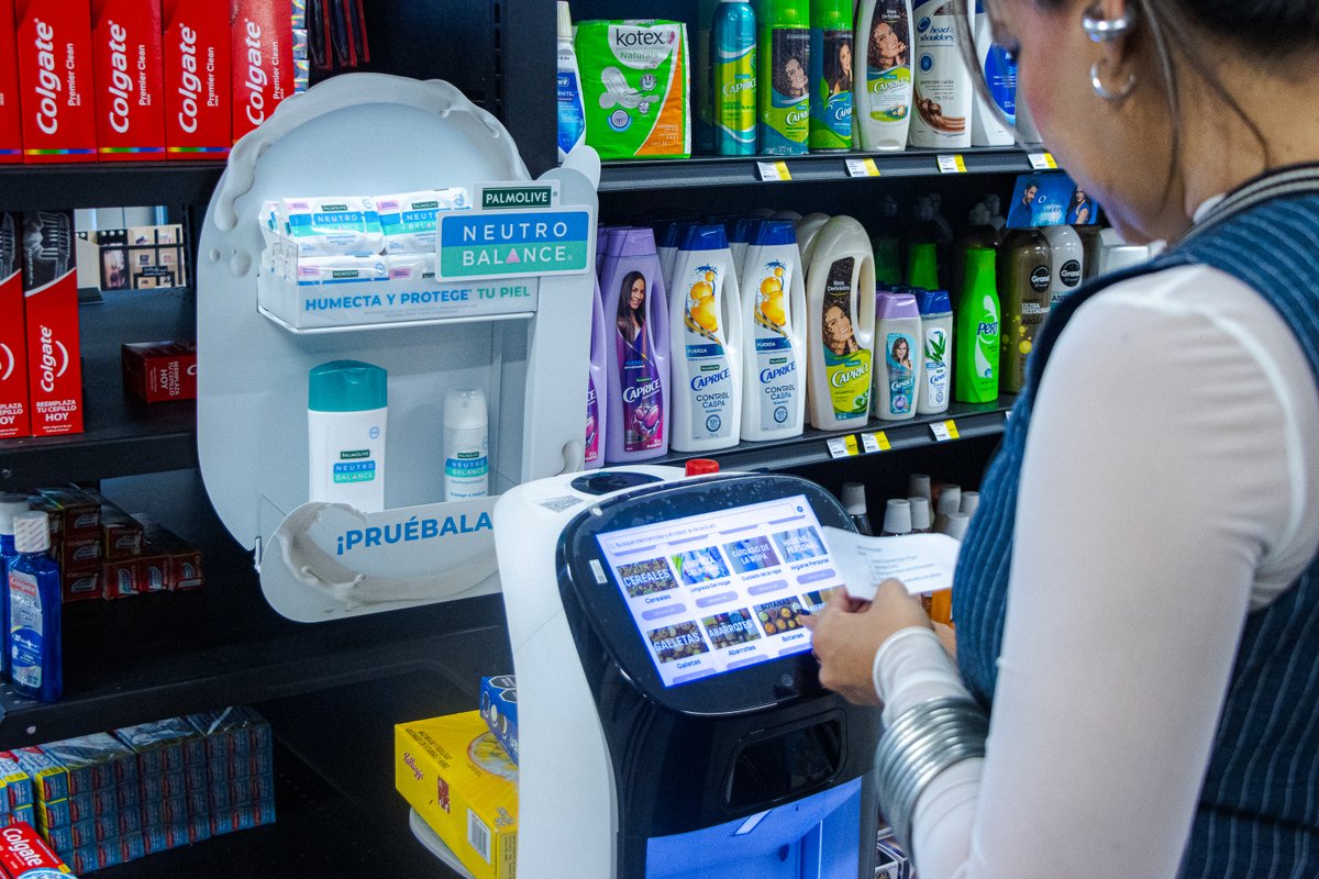 TECcampusSIN's tweet photo. Profesores del Tec Sinaloa buscan transformar la enseñanza del marketing mediante "Findy", un robot con inteligencia artificial analiza el comportamiento del consumidor.

Conoce más en CONECTA: 
https://t.co/ZKDSmvTinM https://t.co/NJj1rZvf9M