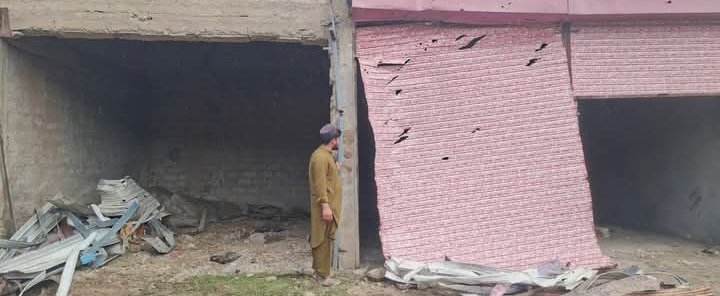 Info_Tracks's tweet image. #Breaking ‼️‼️

Afghan forces targeted civilian areas and marketplaces in the Lagharai area of Bajaur, causing damage to shops and other property belonging to locals.

#Afghanistan #Pakistan #PakistanArmy #Bajaur