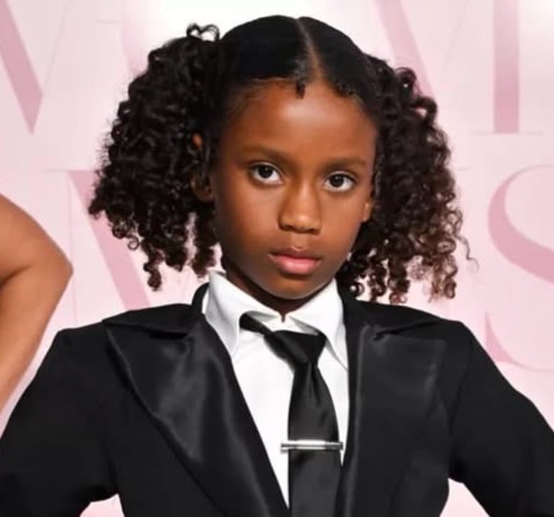 LilDueSwagg's tweet photo. Happy 9th birthday to beautiful young diva SiSi 🫶🏼
@ciara @DangeRussWilson https://t.co/nTap6epUuy