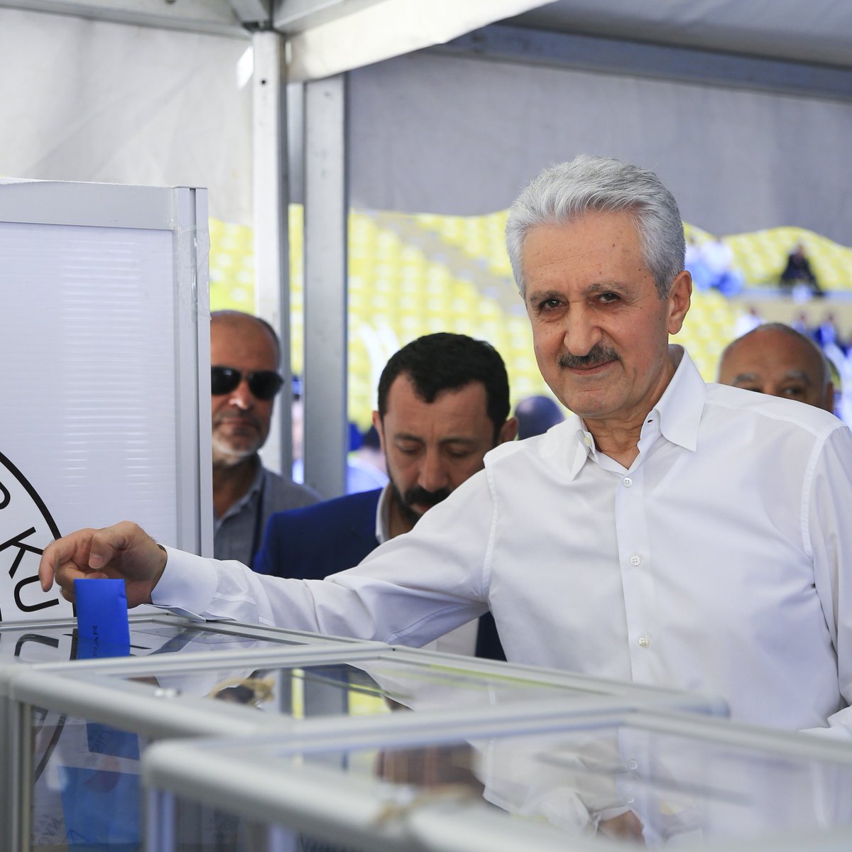 Şansal Büyüka: "Mehmet Ali Aydınlar, hızlı bir şekilde Galatasaray ile açılan bürokratik farkı kapatacak bir isim. Fenerbahçe Aziz Yıldırım gittiğinden beri 1 tane çivi çakmadı."