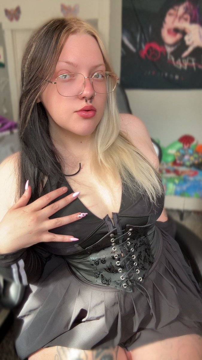 AltDae420's tweet photo. Plan on posting content soon🥰🖤 https://t.co/WGzwa7oaKB
