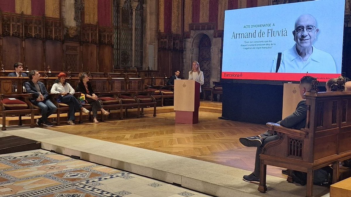 Junts per #Barcelona hem assistit l’acte d’homenatge a Armand de Fluvià, fundador del Front d'Alliberament Gai de Catalunya.

🏳️‍🌈 Un reconeixement a un dels referents en la defensa dels drets i les llibertats del col·lectiu LGTBI+, des dels anys foscos de la dictadura de Franco.