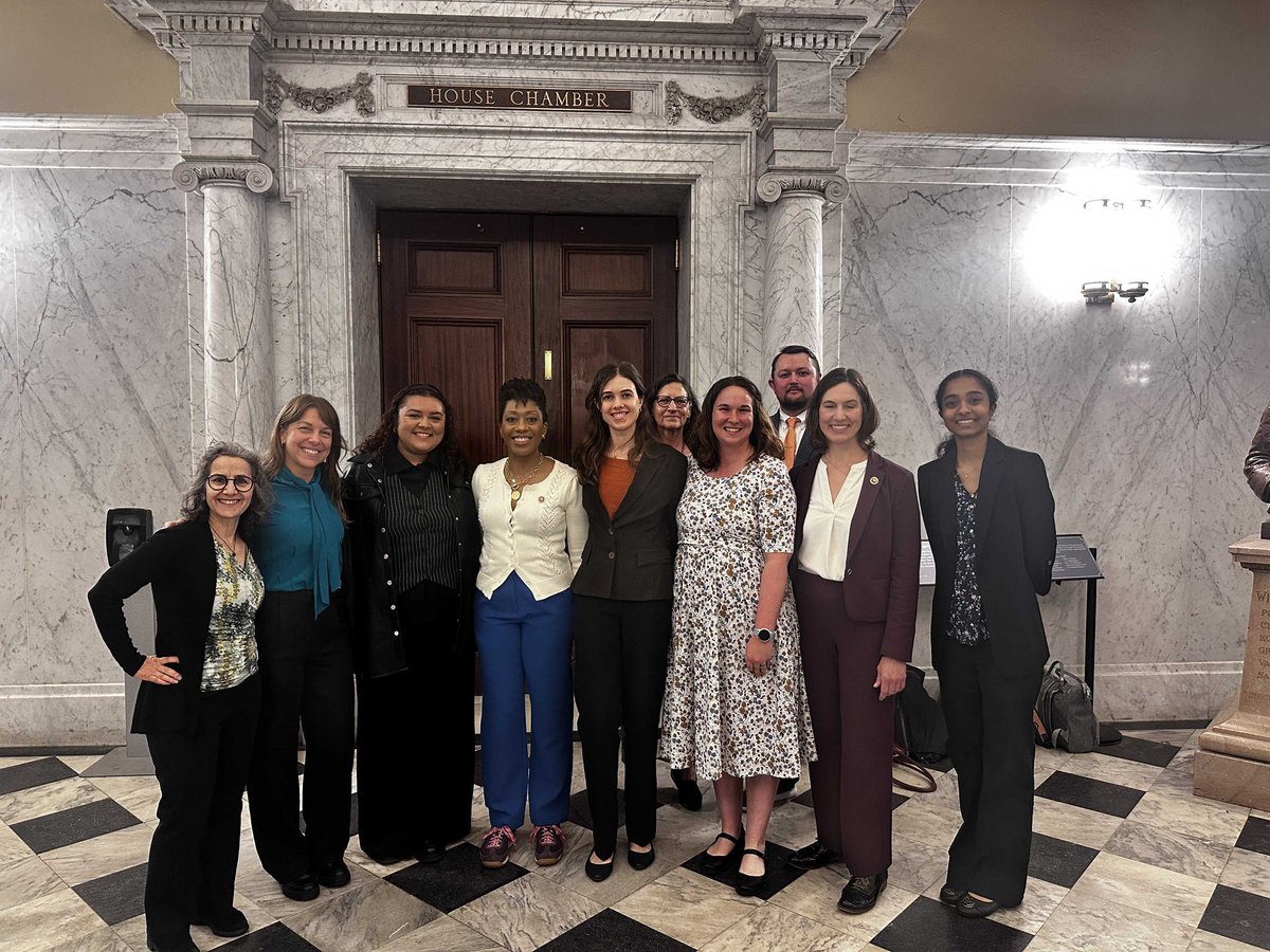 CleanWater_MD's tweet image. It's official! Today, @GovWesMoore signed HB429/SB599 into law, creating &amp;amp; funding an On-Farm Organics Diversion and Recycling Grant program. #compost #composting 

Thank you to all of the champions who have been working for #ZeroWaste in #mdga26 and beyond!