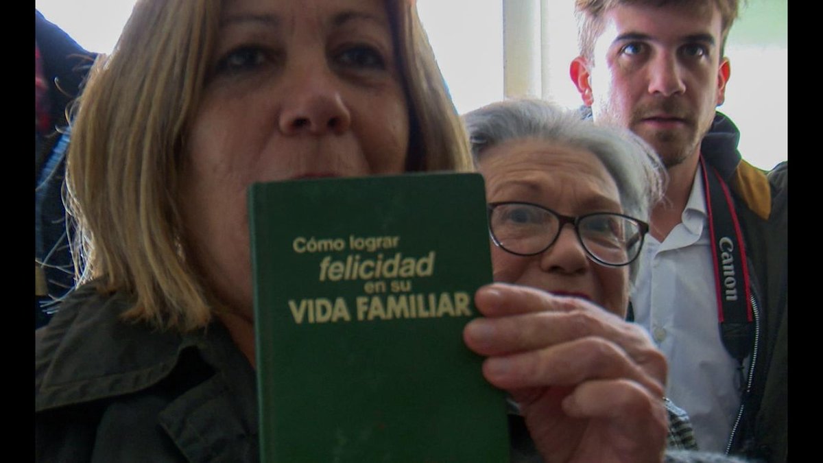 lvu_cine's tweet photo. "Las películas que me interesaron de esta edición son las que hacen lo contrario sin tener grandes presupuestos: se tomaron su tiempo y entienden al cine como un proceso de decantación. Dolorosas, contradictorias, incómodas de ver". https://t.co/c2k0nRlAqO