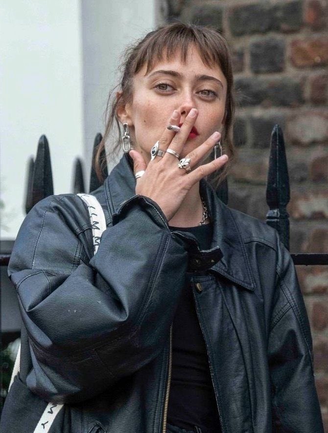 mila tweet media