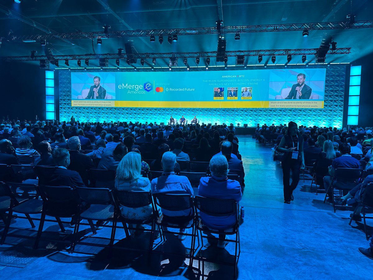 BioCrowdIO's tweet photo. AI in healthcare. 
Neural data law. 
Investor panels. 
Regulatory updates from Washington.

The Cooley Healthtech Conference covered it last week in Palo Alto.

The through-line? 
Infrastructure - for capital, for compliance, for community 

#HealthTech #BioCrowd #DigitalHealth #AmericanBTC #eMergeAmericas