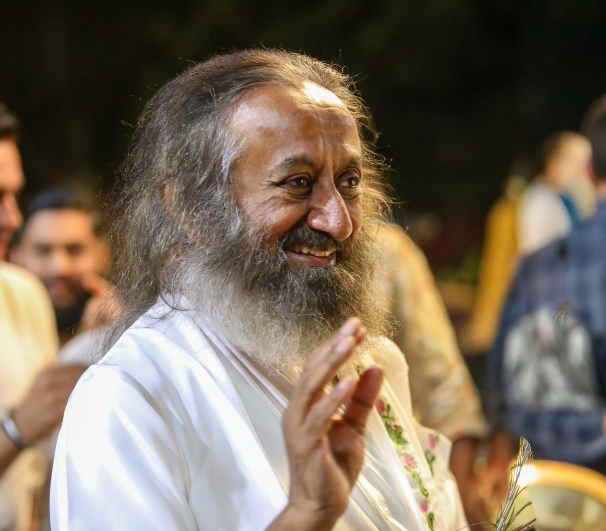 AasharR's tweet image. #Day117Of365

When you move with a #vision and a #mission, life fills up with #happiness. Having a vision and mission in life destroys stress and depression. - @Gurudev

#TuesdayThoughts #TuesdayMotivation #GurudevQuotes #Qotd