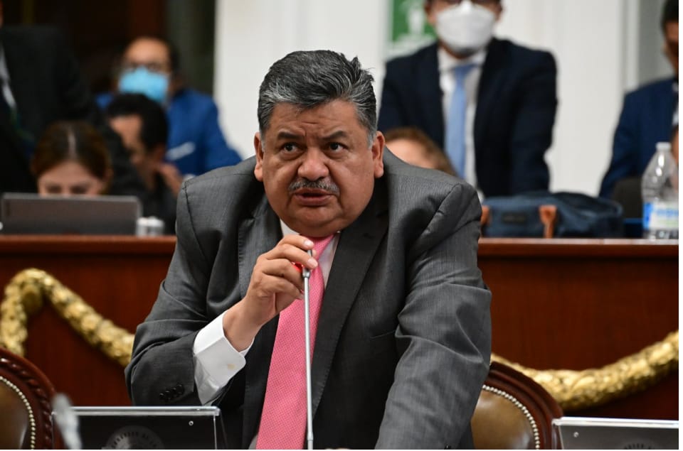 infoguzman's tweet image. Renuncia al #PRI Ernesto Alarcón Jiménez actual Diputado Local #CDMX