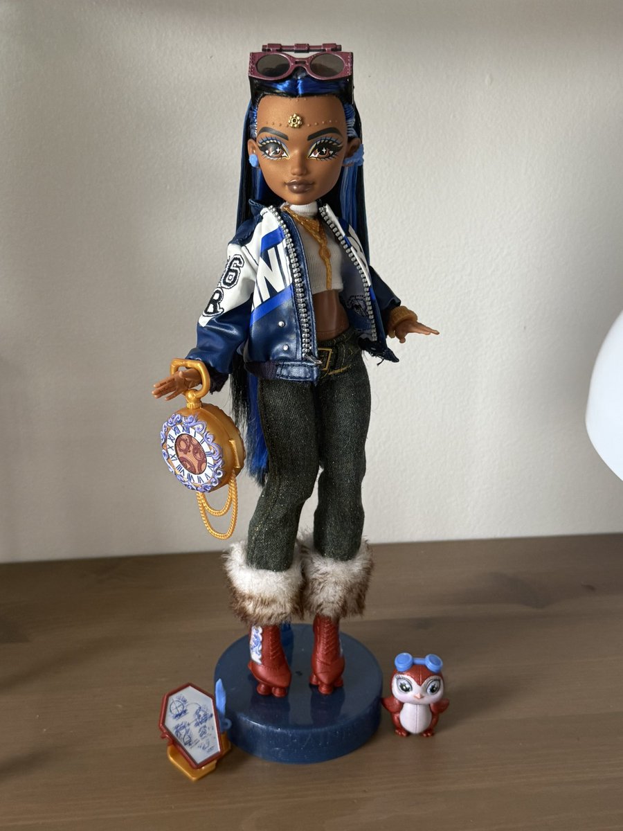 Dollinque 🔗 tweet media