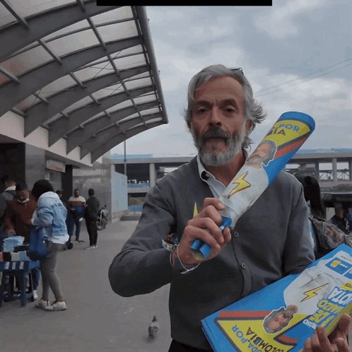 SorayaG64281503's tweet photo. @YesidLancheros ¡Qué barbaridad! Dejar al descubierto un engaño en una anhelo de una propuesta de campaña. Aquí no hay equipo. #QueMal https://t.co/V7YSZu2GZ6