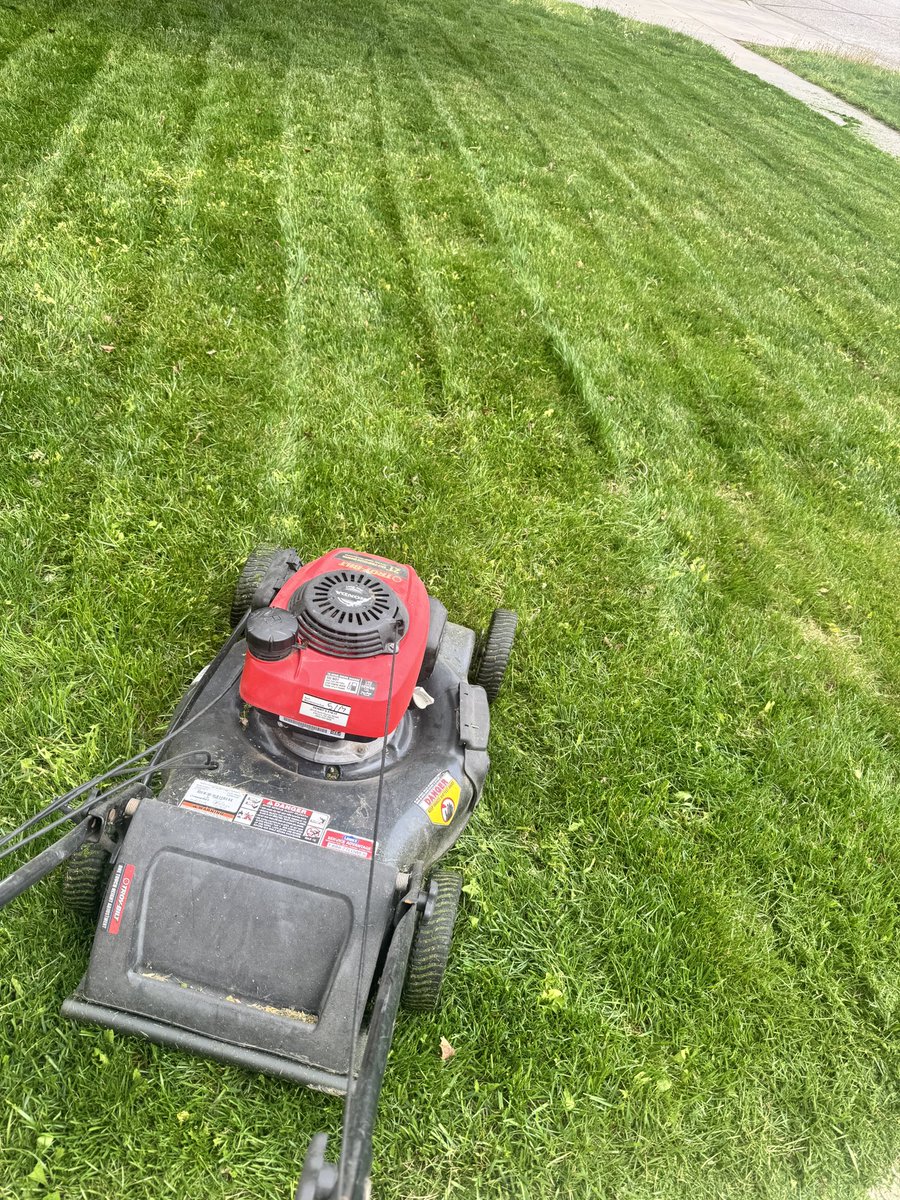 LesleyPerkins0's tweet photo. Back at with the start of summer right around the corner. Felt good to get back to what I love! #studybreak #propertymanager https://t.co/yzSeA0QcTg