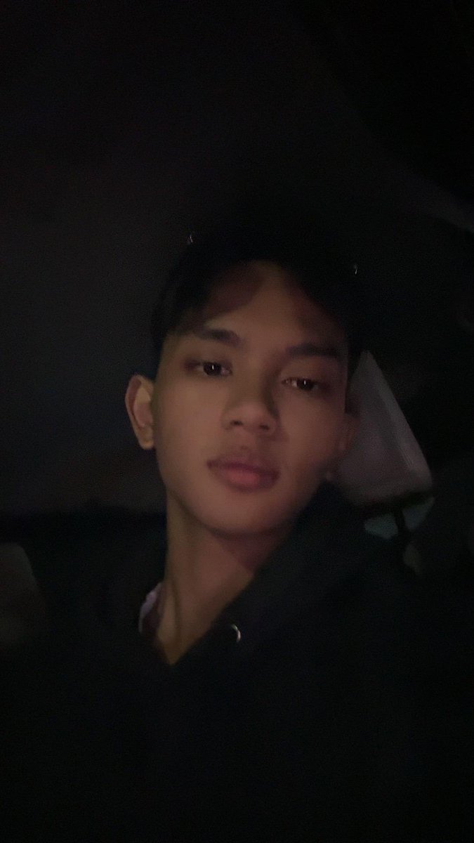alshrx25's tweet photo. tired not being good enough for yea #makassar https://t.co/6fd8xpBlxX