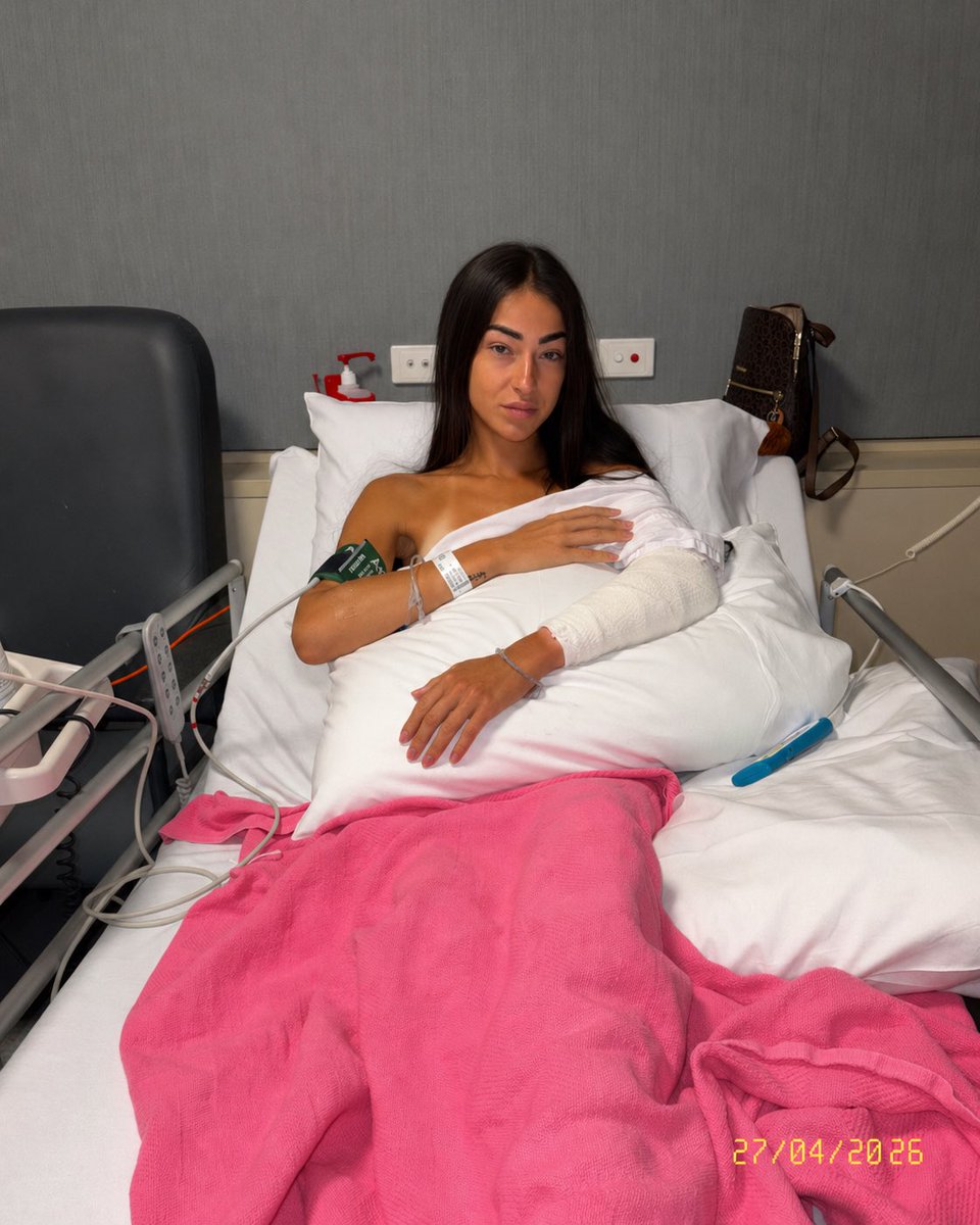 caitlinnleee's tweet image. 8 months and 5 surgeries later… #MuayThai