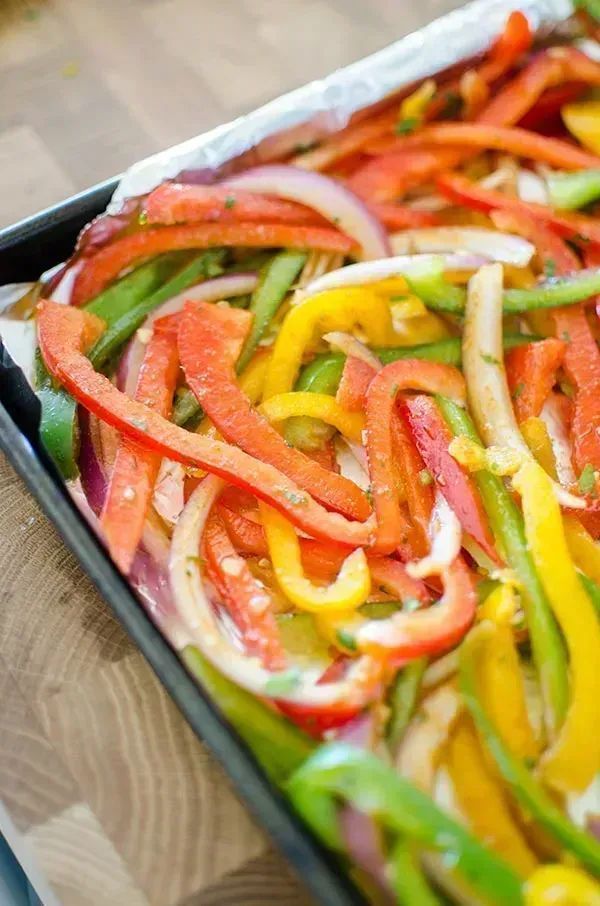 Living_Lou's tweet image. Fajitas - such fun! Enjoy the recipe here. 😀

RECIPE: buff.ly/2X543xX
#homemade #foodie