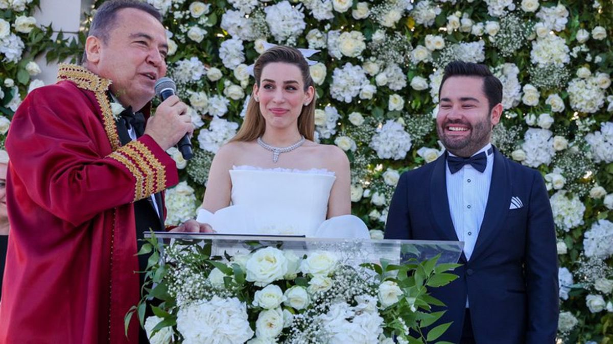 AnatoLia tweet media