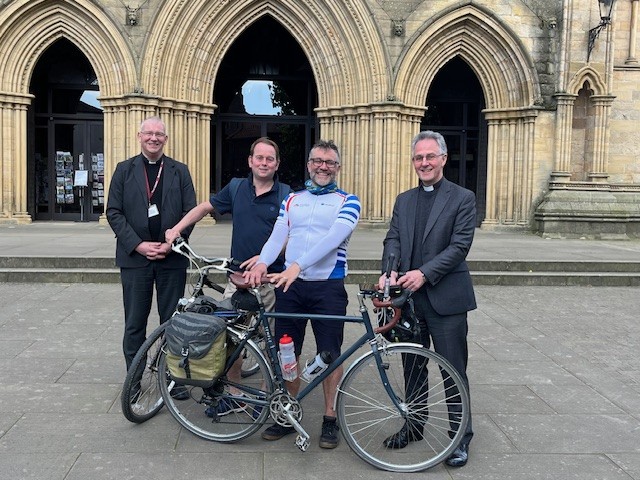 Ripon Cathedral tweet media