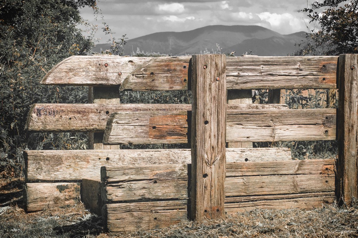 PeacockChoc's tweet image. Lake District Mountain Photography | Fine Art Giclee Print tuppu.net/202ec7bb #housewarming #rusticfurniture #homeoffice #handmadefurniture #lakedistrict #birthday #greetingscard #Photography #shelving #chocolate #MountainsPrint