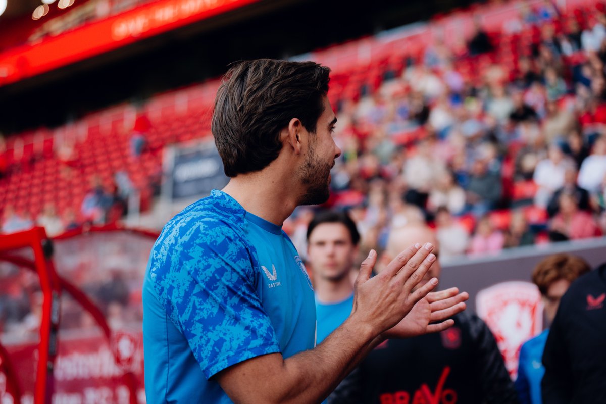 fctwente's tweet image. 📸 𝐈𝐧 𝐛𝐞𝐞𝐥𝐝 | 𝘖𝘱𝘦𝘯 𝘵𝘳𝘢𝘪𝘯𝘪𝘯𝘨 𝘪𝘯 𝘋𝘦 𝘎𝘳𝘰𝘭𝘴𝘤𝘩 𝘝𝘦𝘴𝘵𝘦  ⚽

fctwente.nl/nieuws/in-beel…

#FCTwente | #Training