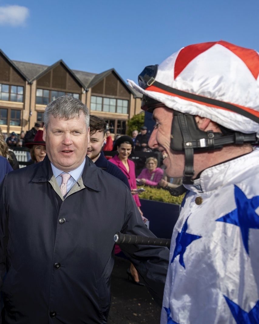 HRIRacing's tweet photo. Western Fold lands the G1 Dooley Insurance Group Novice Chase 🏆

A timely result for Jack Kennedy and Gordon Elliott in the race to finish as Champion Jockey and Trainer 📈

#RacingRunsInUs https://t.co/gNJriBUG6e
