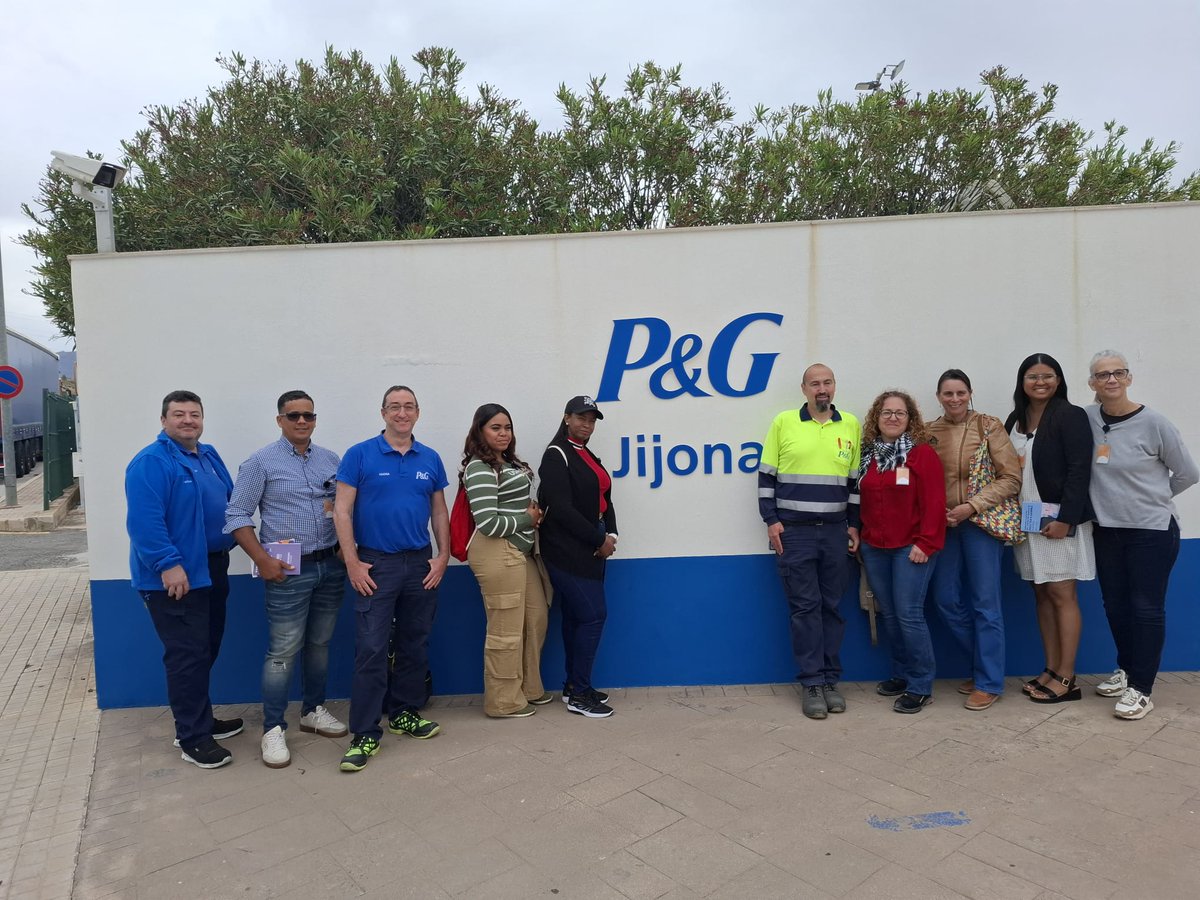 ISCOD_UGT_PV's tweet photo. Hoy,  Día de la Seguridad y la Salud en el Trabajo, nos abren las puertas la sección sindical de P&amp;G Jijona de la mano de @ugtficapv para compartir experiencias con líderes sindicales de Rep. Dominicana.

Cooperación que suma y fortalece la defensa de los derechos laborales. https://t.co/jWbLpv0FvM